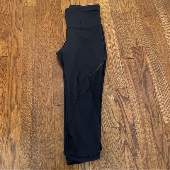 lululemon athletica Pants - Lululemon Side Mesh Crop Leggings